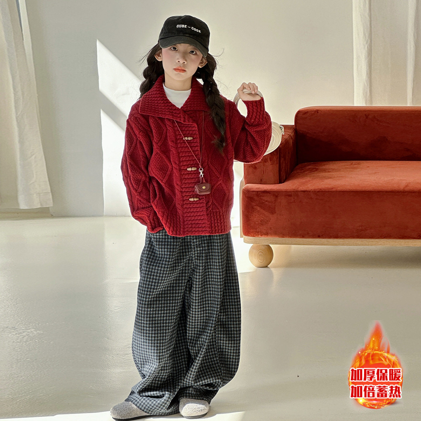 女童秋冬毛衣拜年服季新款儿童加厚新年衣服红色针织开衫冬装，童装毛衣，摩比熊