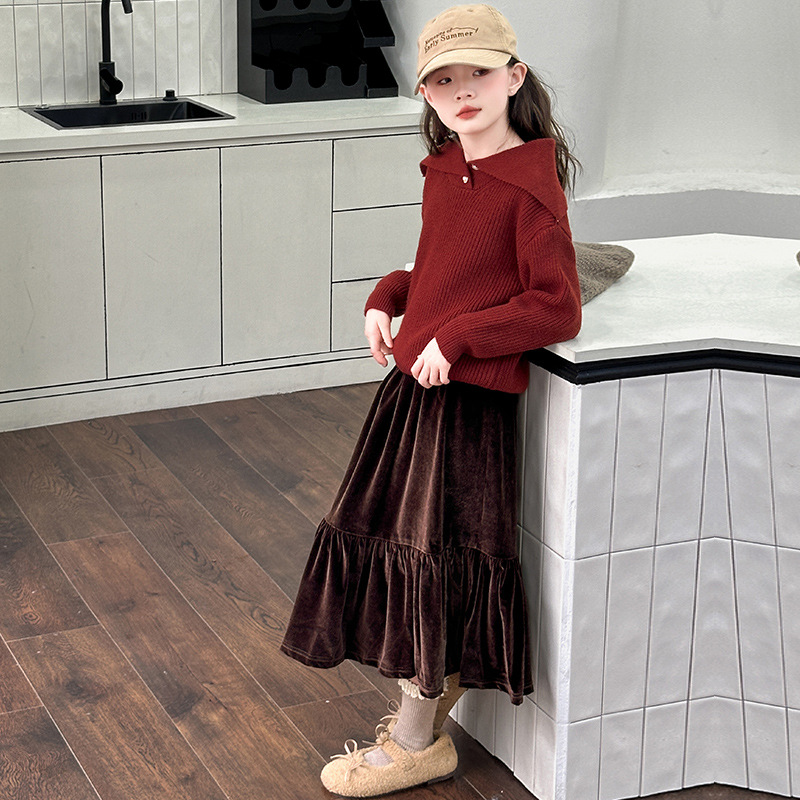 女童丝绒裙子套装秋冬款新款女大童冬季红色毛衣半身裙两件套，童装休闲套装，摩比熊