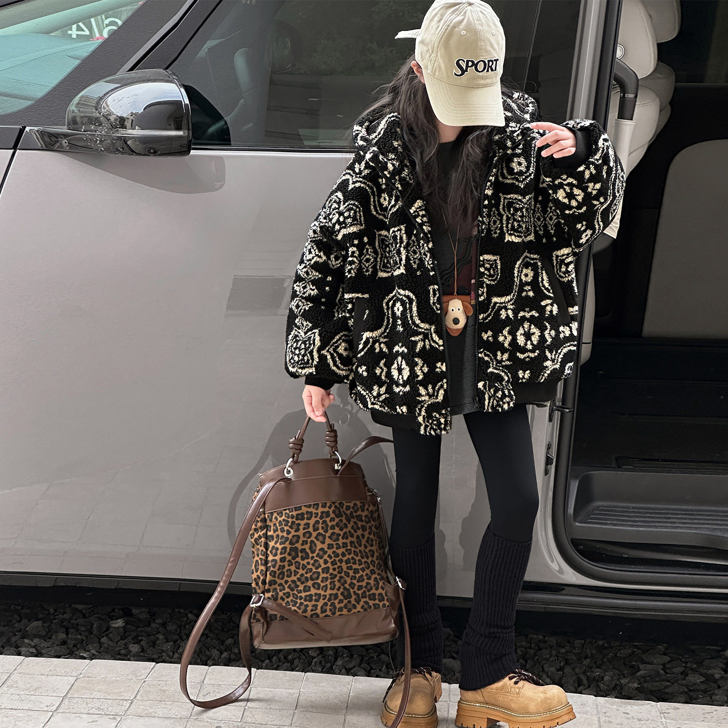 女童加绒外套冬款中大童皮毛一体夹棉外套小女孩加厚毛毛衣潮，童装外套，摩比熊