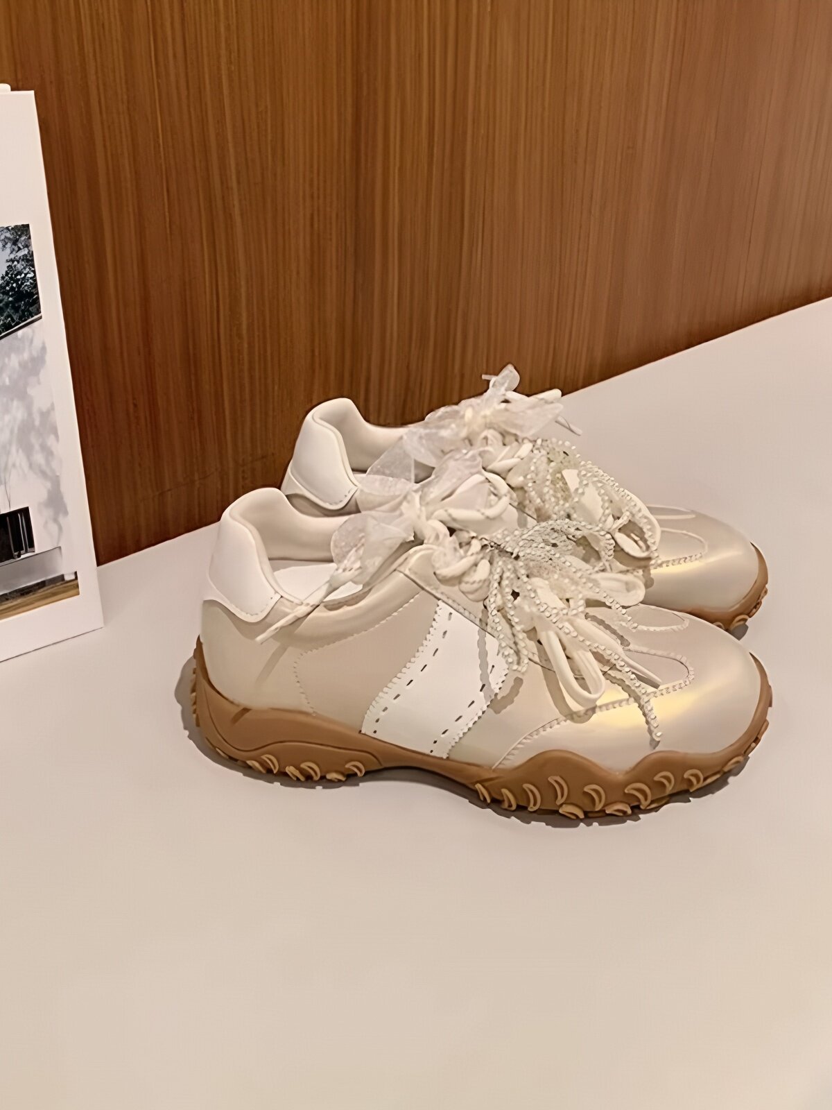 黑咔糯糯丝光德训~新色8cm内增高珍珠蕾丝带运动休闲鞋女德训鞋