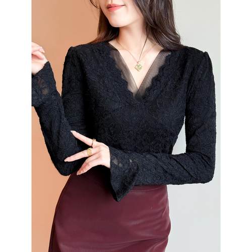 欧货秋冬性感V领蕾丝衫女长袖设计感喇叭袖上衣修身内搭打底小衫