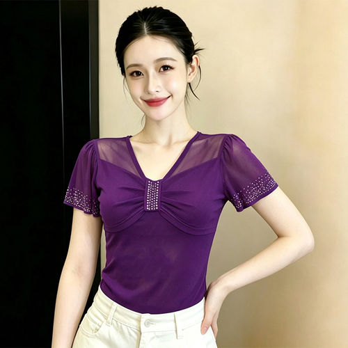 2026年夏季新款女装高级感重工镶钻修身喇叭袖短袖小衫显瘦上衣潮