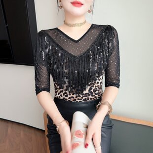 今年流行的爆款女装夏季2026新款性感V领豹纹中袖T恤流苏亮片上衣