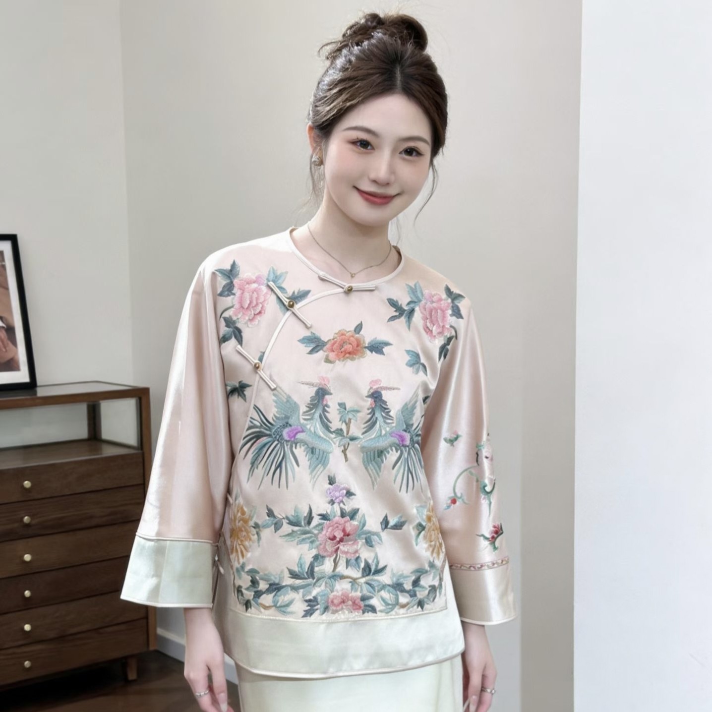 新中式国风外套26年春秋新款醋酸刺绣复古盘扣改良唐装上衣太太服