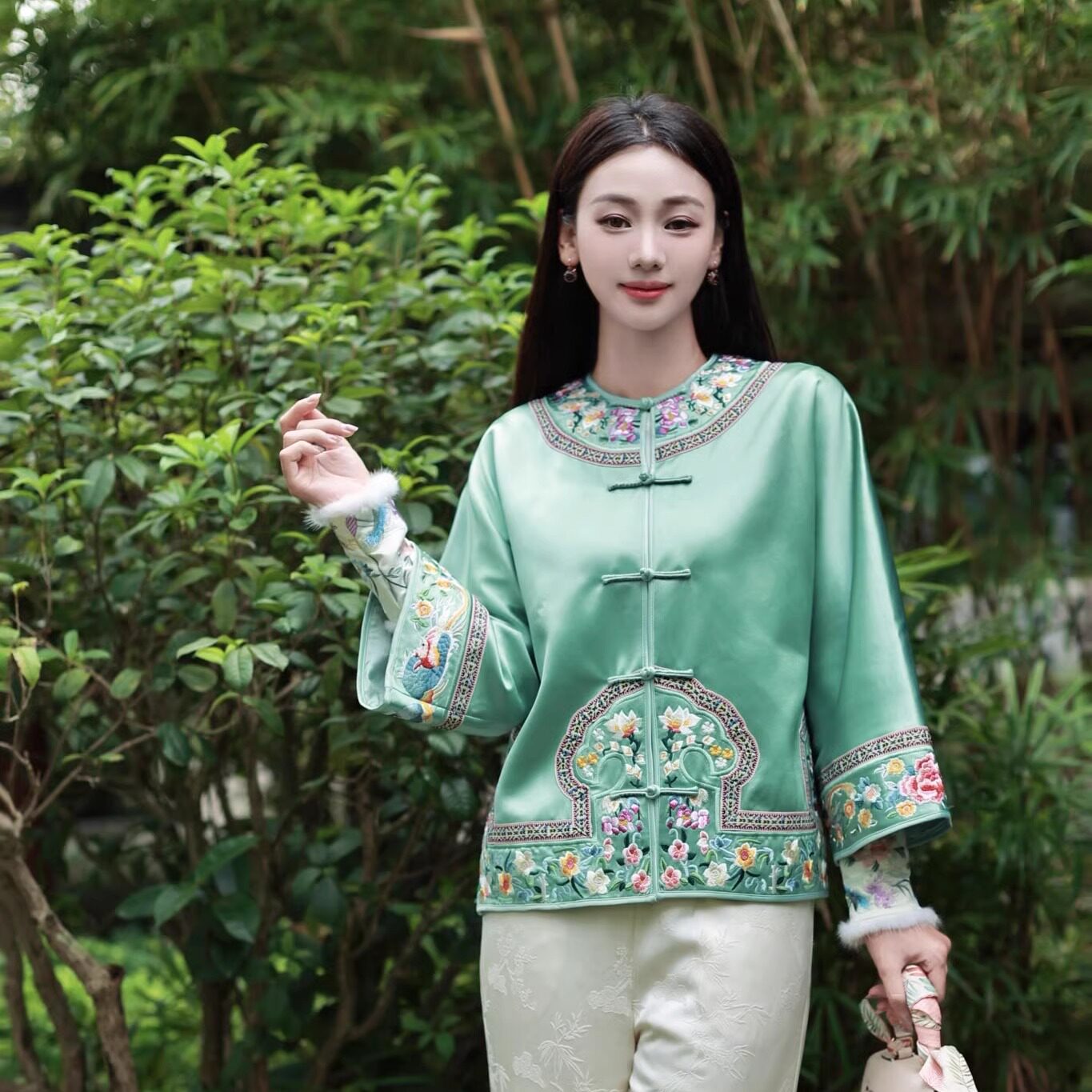 新中式老钱风改良唐装上衣复古国风醋酸刺绣对襟圆领短款小外套女