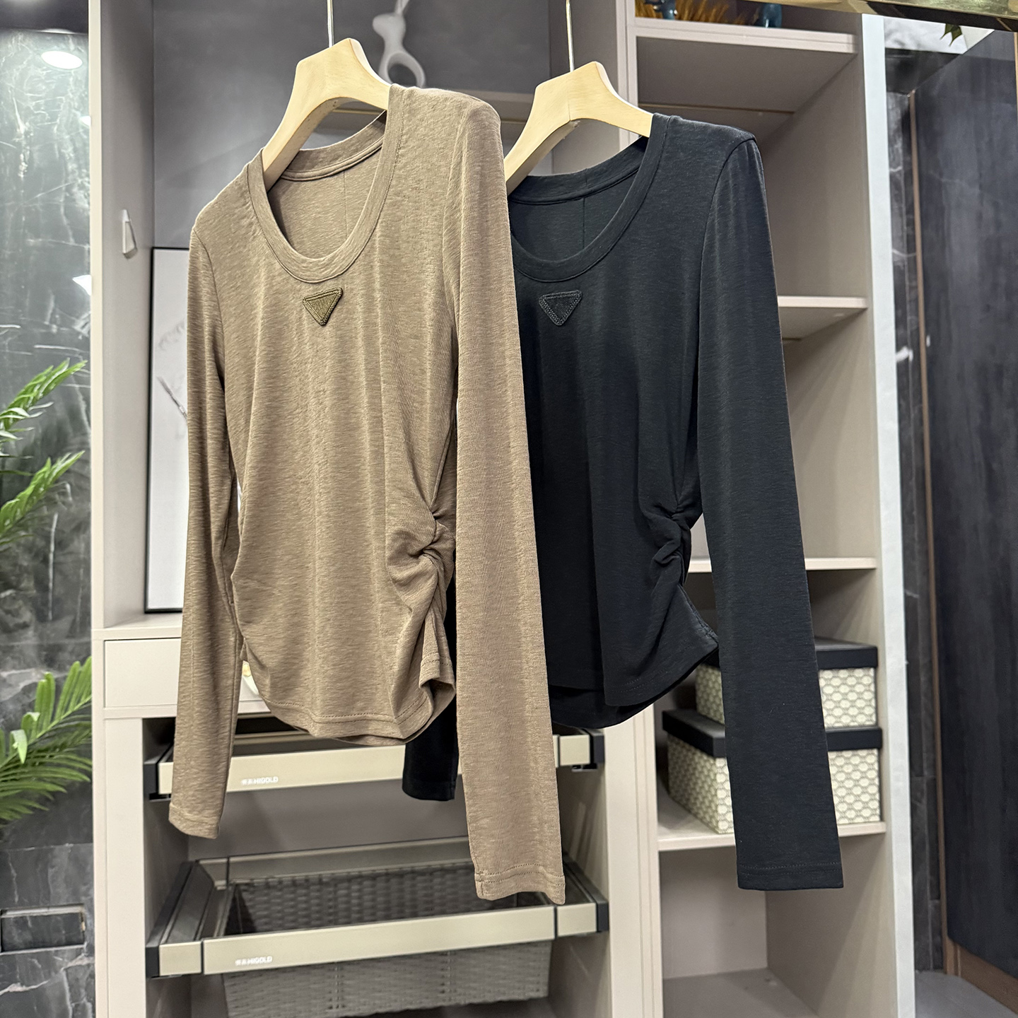 轻薄天丝莫代尔圆领长袖T恤上衣