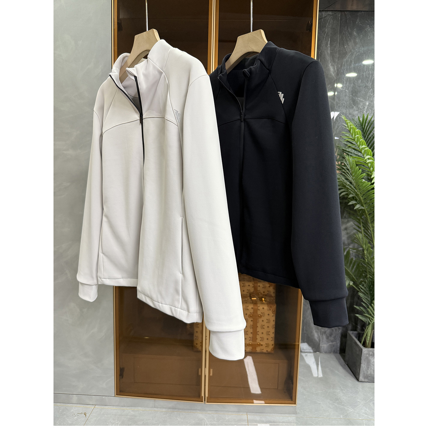 嘶吼咆哮推荐！秋冬好物！抗寒保暖拉链外套女   D65211~ME