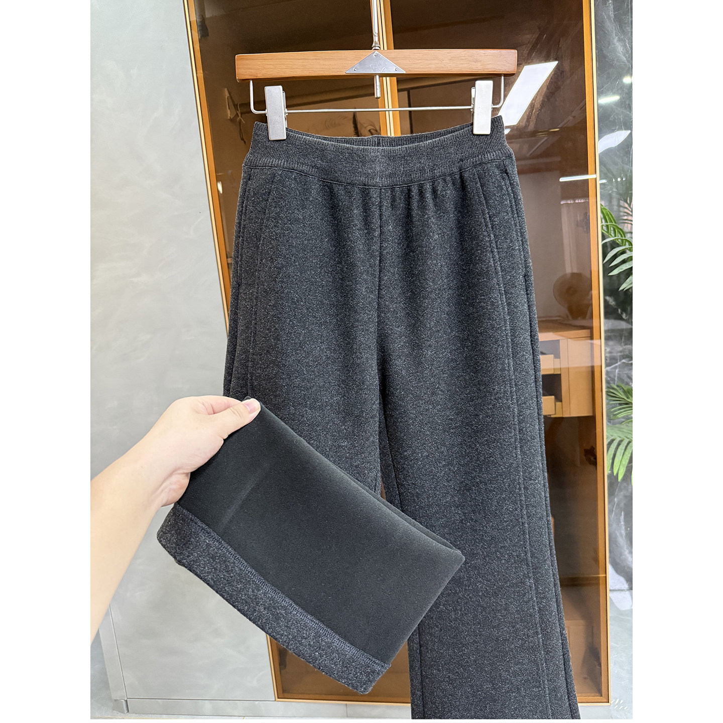 Q货！保暖瘦腿并存！绒面羊毛松紧腰休闲加绒喇叭裤女   R9229~ME