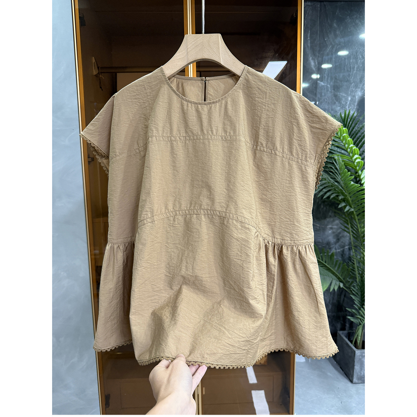 N货!棉质宽松花边圆领飞飞袖上衣