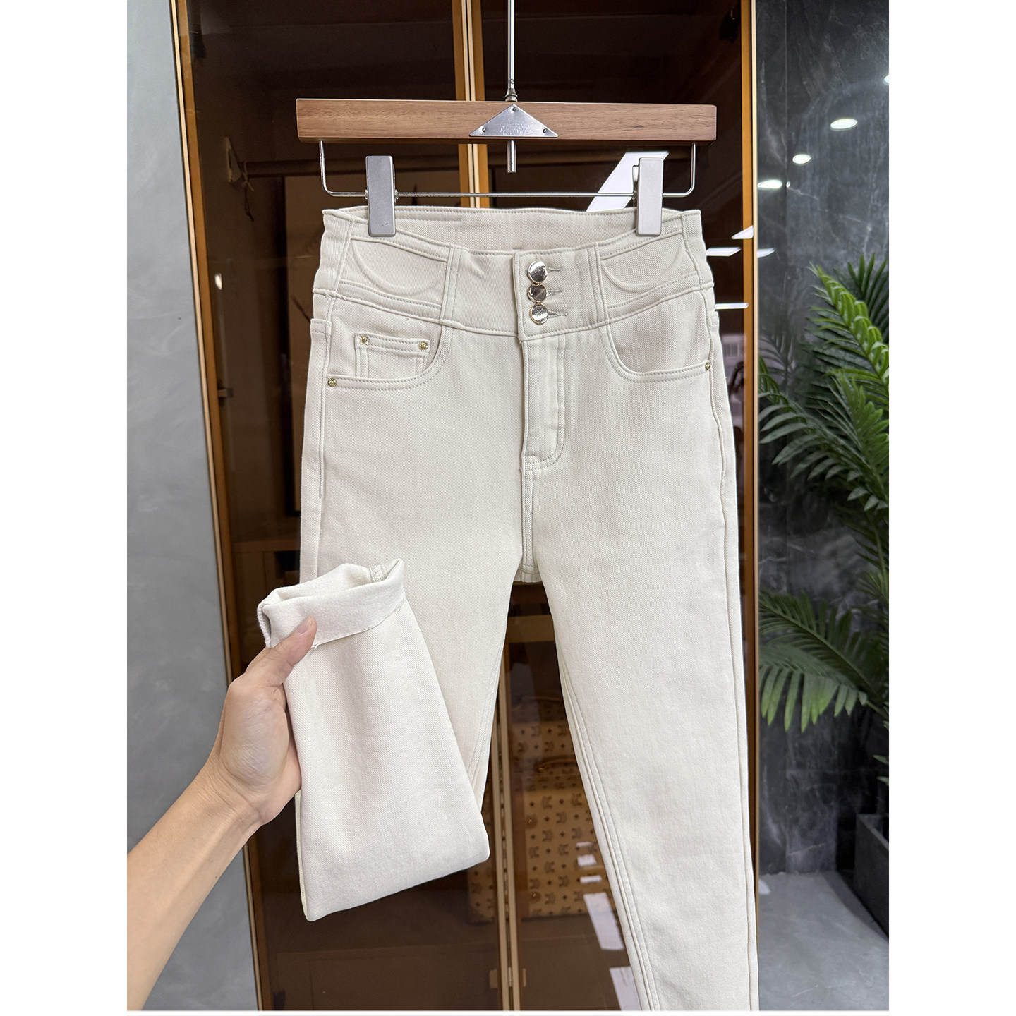 小个子！收腹提臀！修身加绒三扣牛仔九分小脚裤女   M0309981~JS