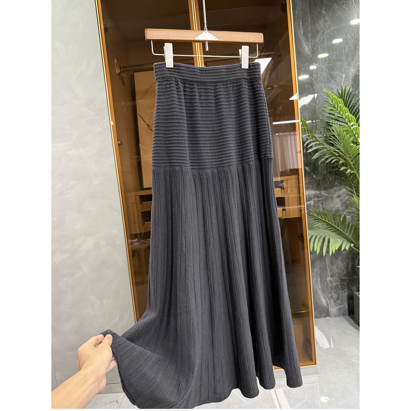 抗条羊毛松紧腰针织大摆半身裙