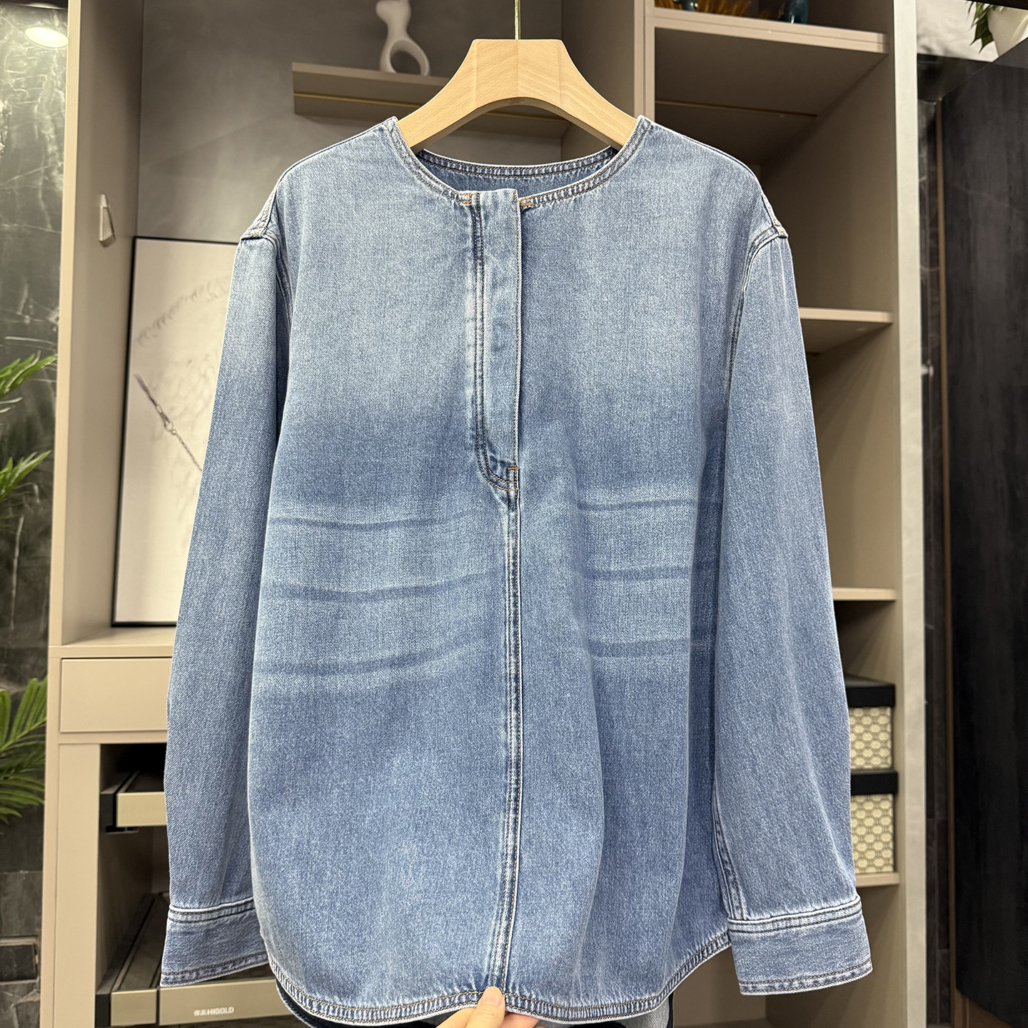 尖货宽松半开领长袖牛仔套衫上衣