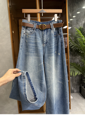推荐推荐！时髦精人手一件！宽松中高腰牛仔镰刀裤女  M778621~JS