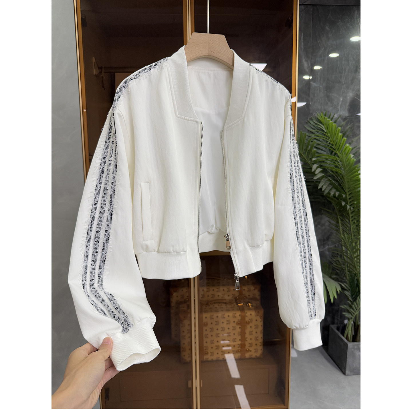 大厂出!宽松蕾丝边棒球服短外套