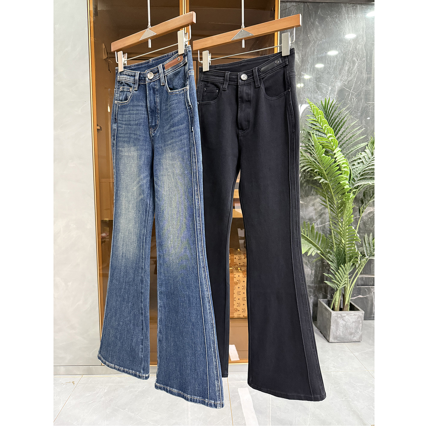 大厂!塑形提臀中高腰牛仔喇叭裤