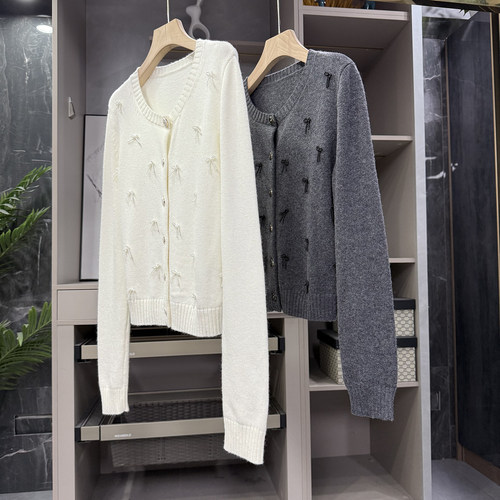 羊绒羊毛钉珠蝴蝶结圆领针织开衫