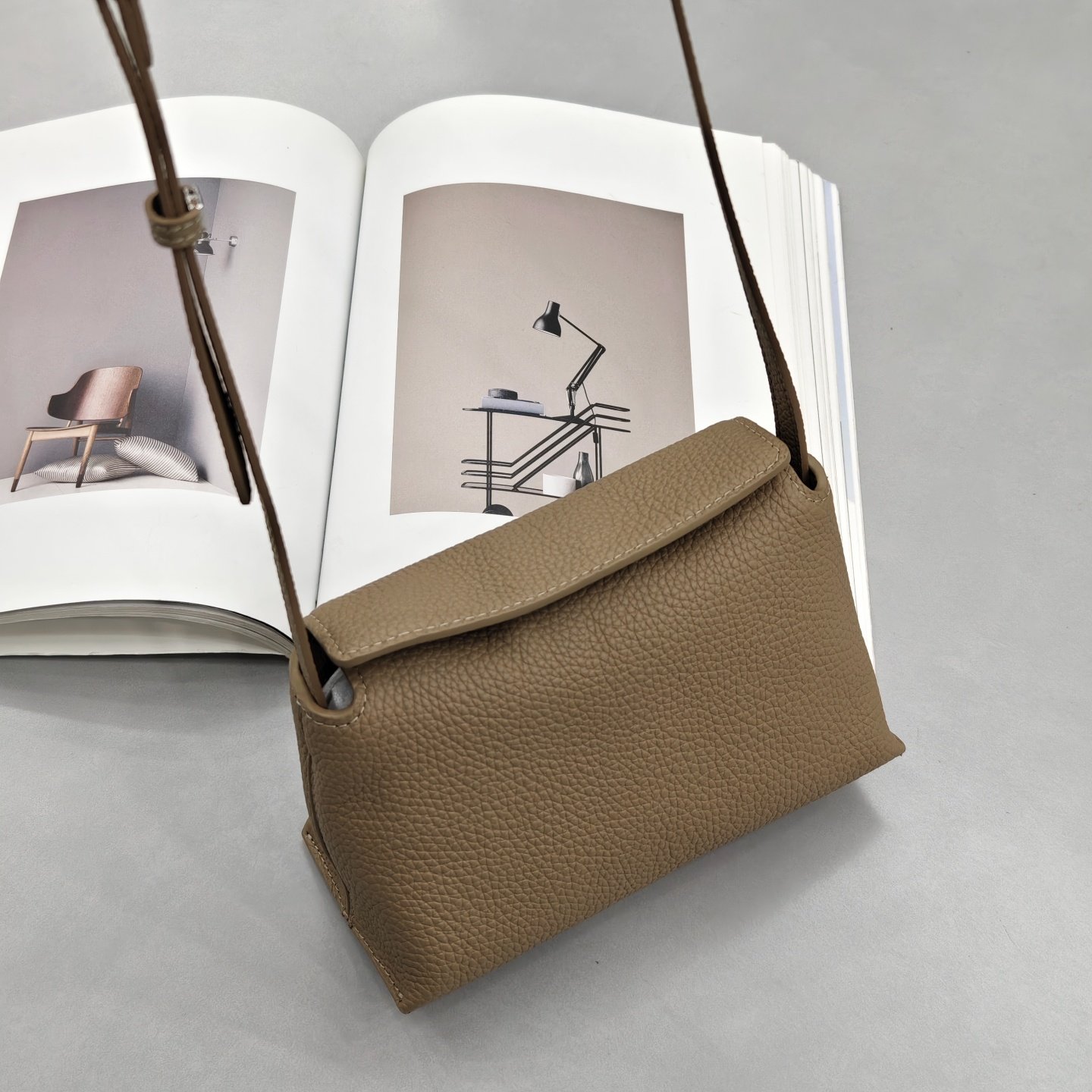 头层牛皮荔枝纹斜挎枕头包包女2026春季新款翻盖小方包手机包5866,箱包皮具/热销女包/男包,小方包,淘宝优惠券,粉丝福利购,淘宝优惠卷