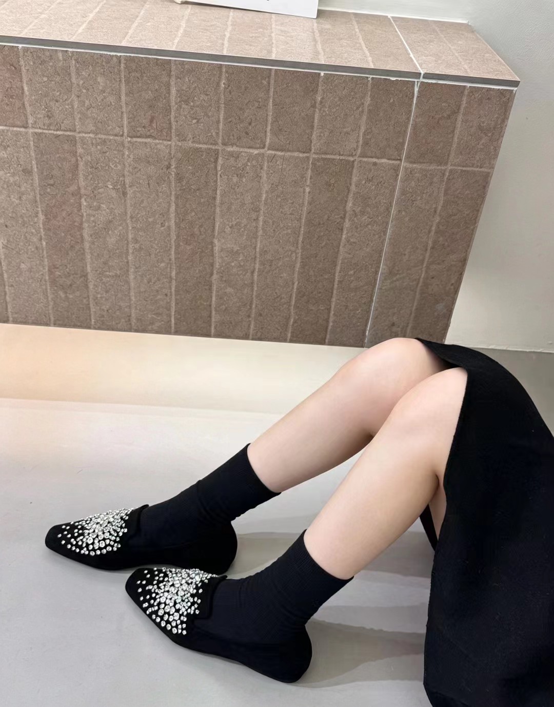 小妮家2026春秋季韩版时尚绒面方头水钻平底豆豆鞋女舒适浅口单鞋