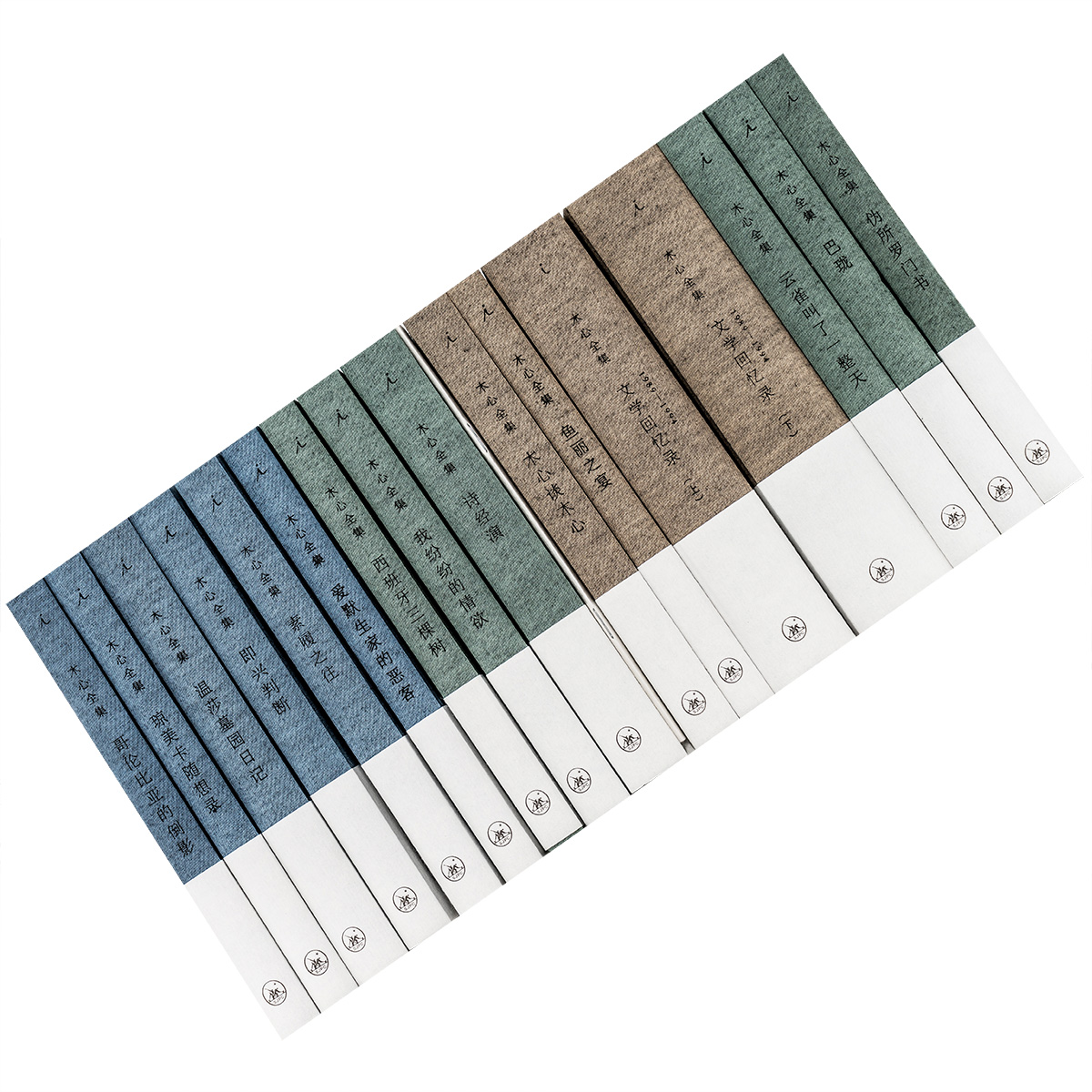 木心全集套装16册 布面精装新版 云雀叫了一整天文学回忆录木心诗集作品素履之往我纷纷的情欲哥伦比亚的倒影琼美卡随想录正版包邮