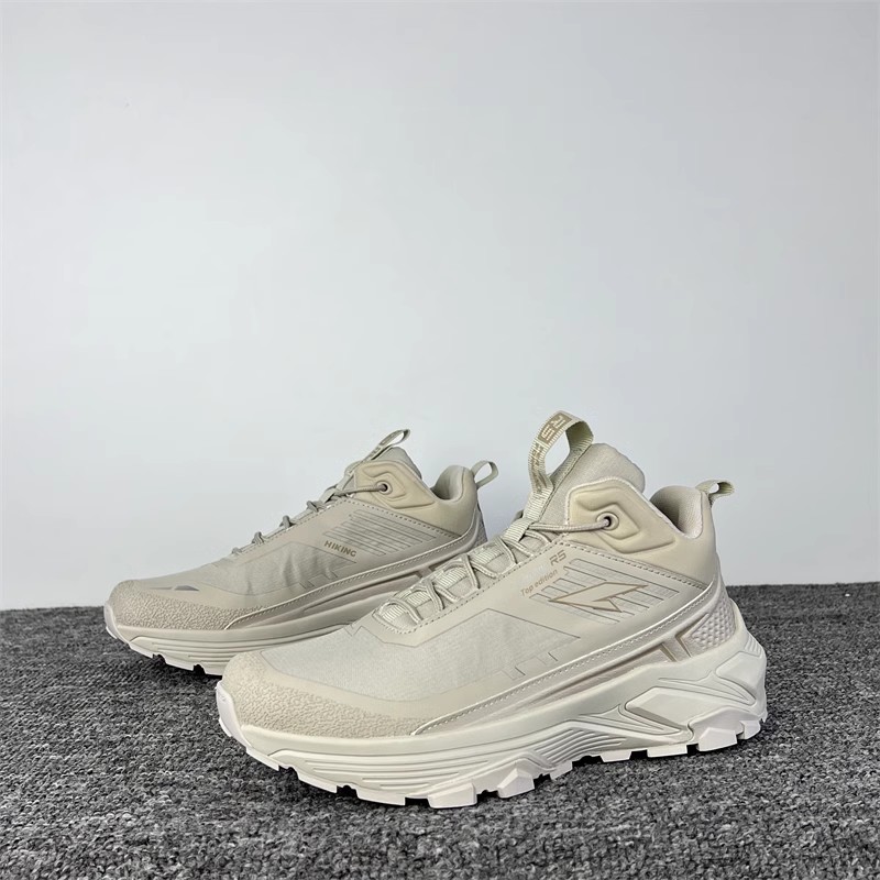 轻质透气全地形徒步鞋情侣款