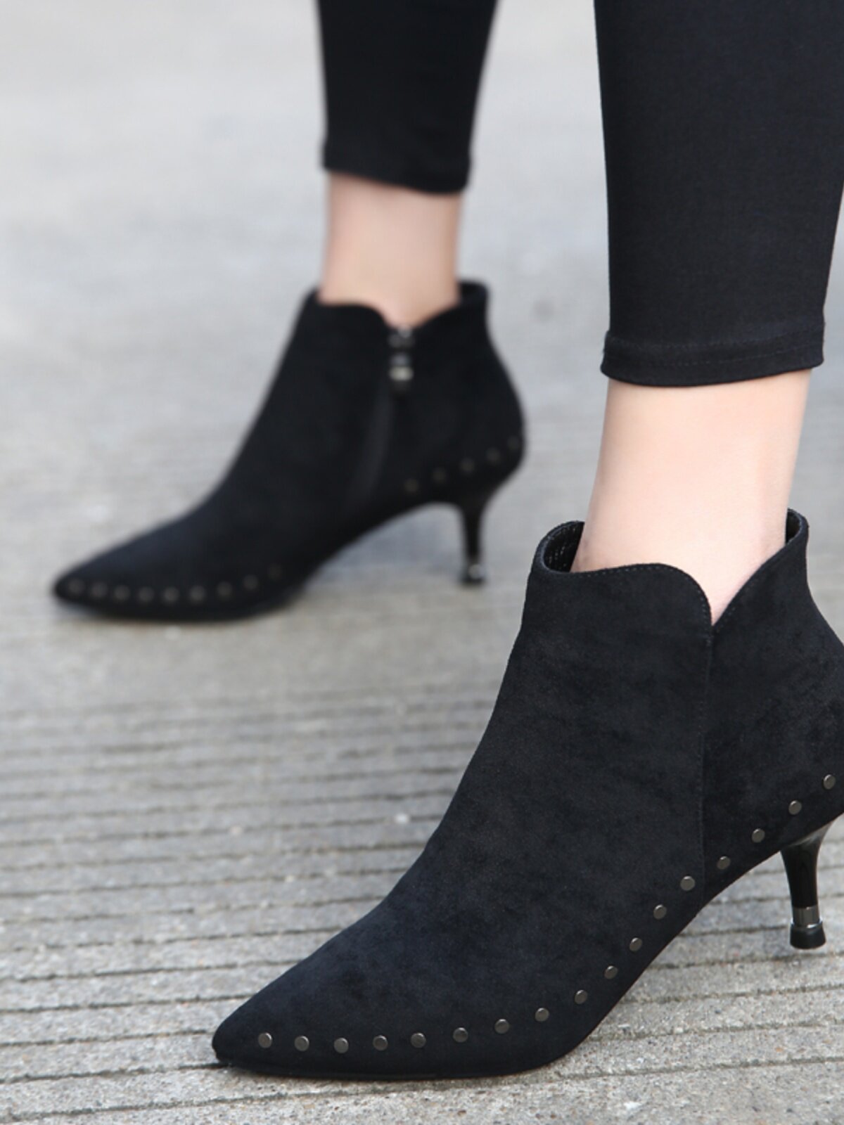 BLACK WOMENS HIGH HEELS FALL|WINTER 2024 STYLE POINTED-TOE BOOTIES STUDDED SMALL HEELS VERSATILE SINGLE BOOTS STILETTO HEELS 5CM