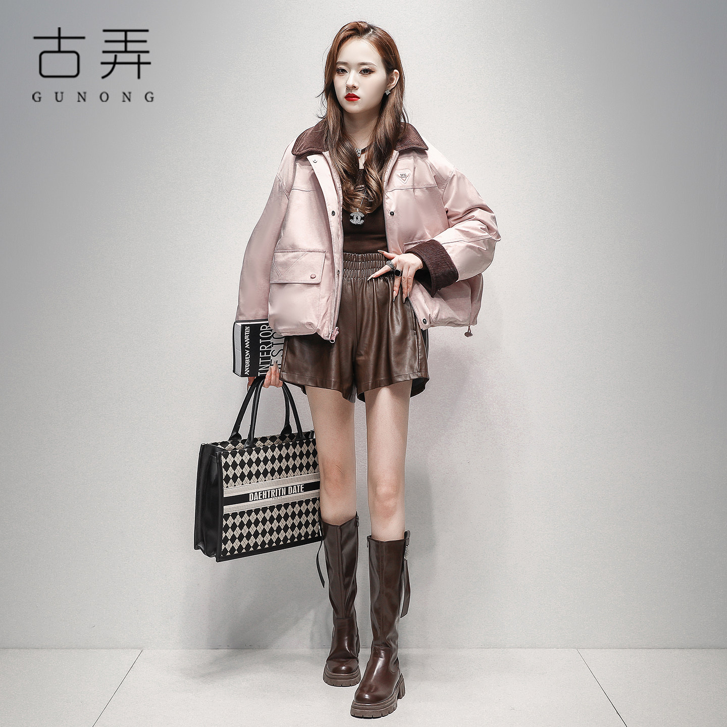 时尚保暖冬季工装口袋短款羽绒服女2025新款休闲宽松不显臃肿外套,女装/女士精品,羽绒服,淘宝优惠券,粉丝福利购,淘宝优惠卷