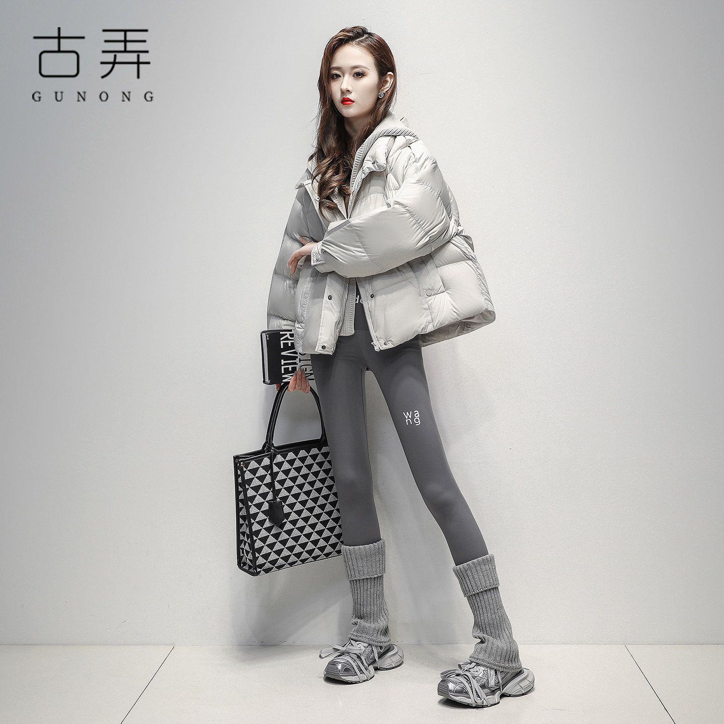 时尚大牌短款针织可拆卸帽羽绒服2025冬季新款蓬松保暖蓄热厚外套