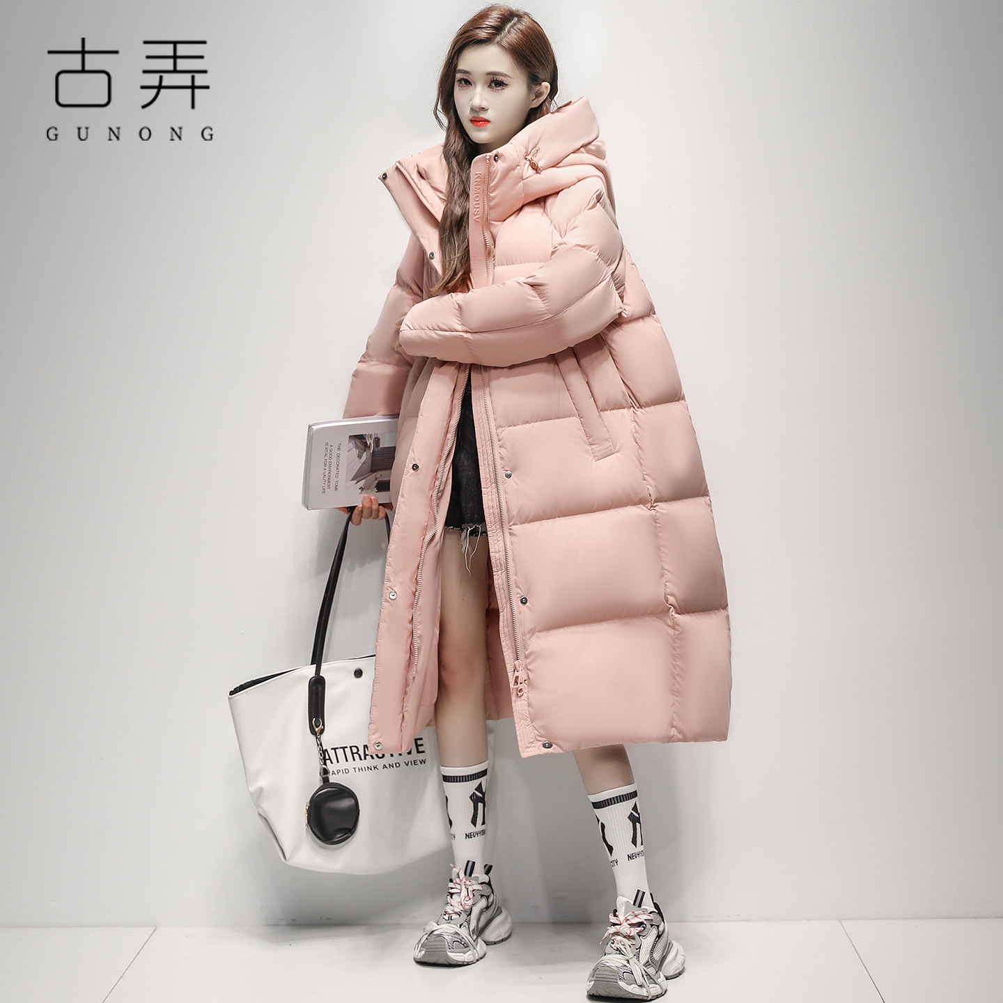 潮牌羽绒服女长款2026冬季新款高端时尚大牌简约极寒加厚防寒外套