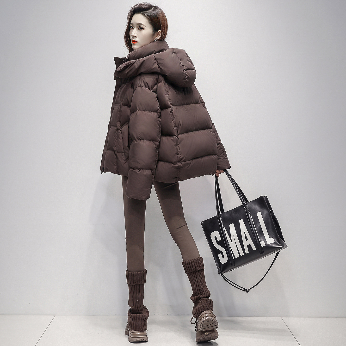 箱型轻盈泡芙羽绒服女2026冬季新款可拆卸连帽立领加厚保暖短外套