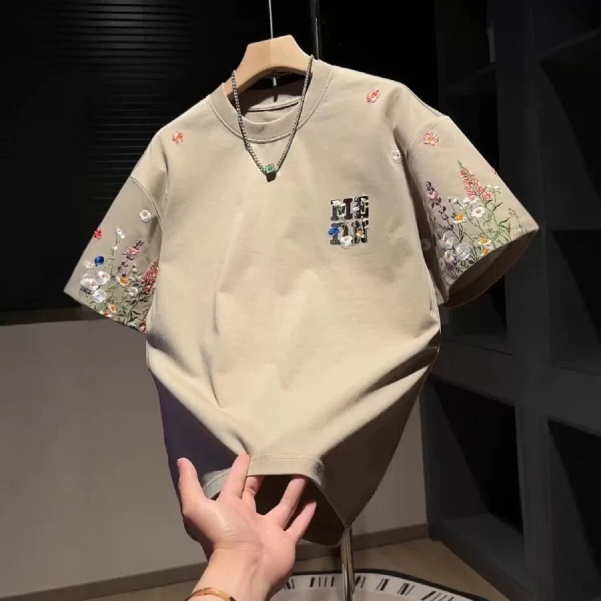 美式潮牌字母花卉刺绣短袖T恤男图片