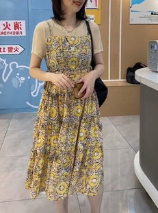 2026夏季新款中长款碎花雪纺连衣裙女收腰显瘦拼接假两件吊带裙子