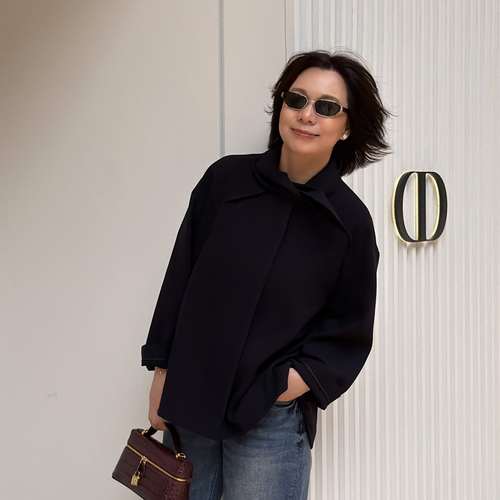 Q姐“LADY”简约设计感低调松弛气质外套 55C237