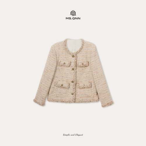 Q姐“巴黎夜曲”复古小香风气质璨闪耀编织秋冬外套 55C393