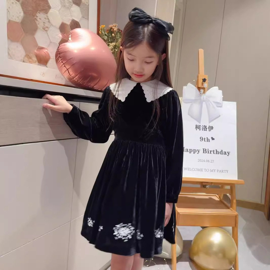 品牌女童黑色丝绒长袖连衣裙2025秋冬新款儿童刺绣公主裙礼服裙