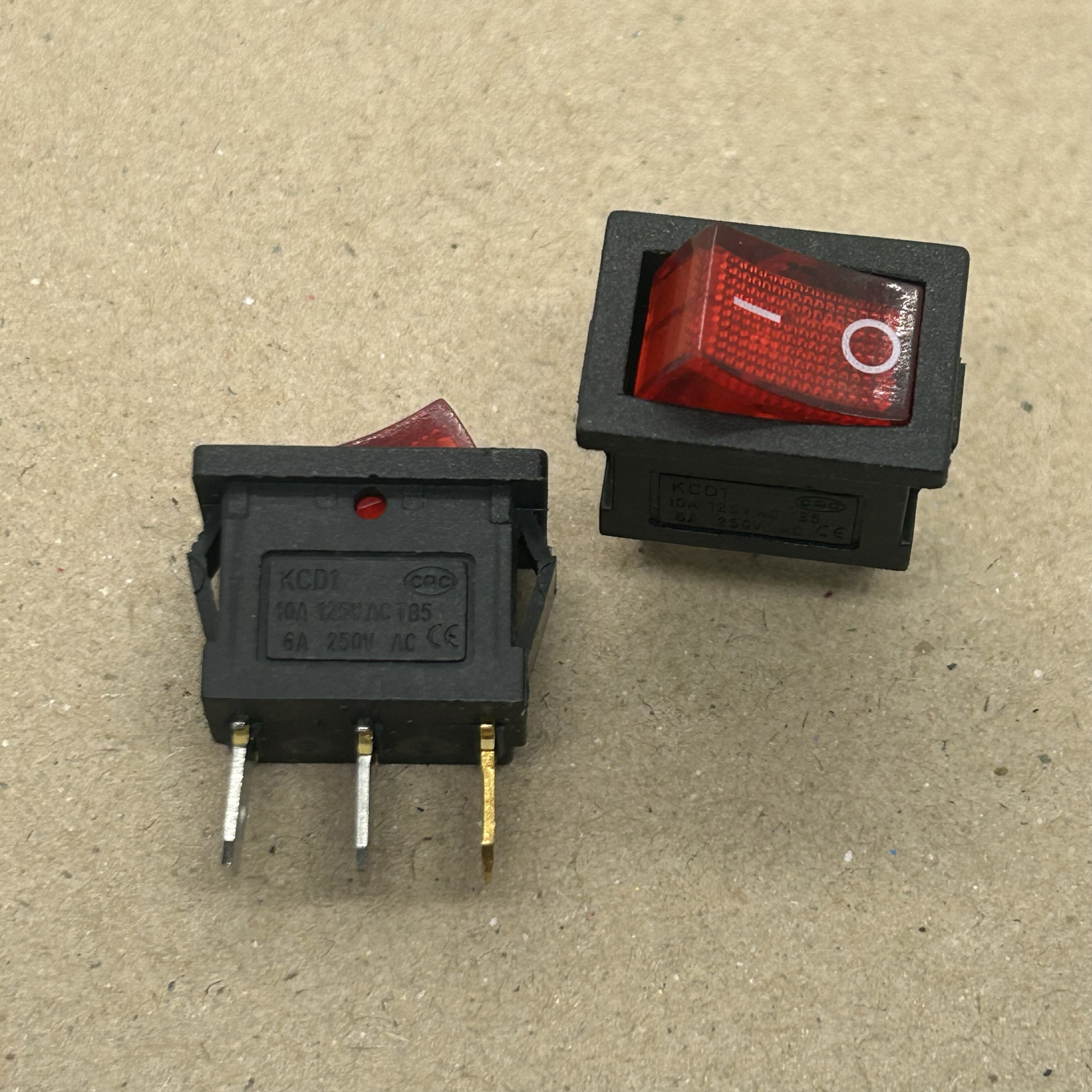 KCD船型开关 KCD1 T85 带灯15x21mm直插3脚 红色 10A/6A250V开关