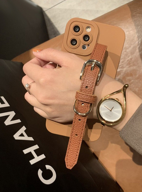 C55三星S24fe手机壳S25Ultra腕带S23S22S21S20皮质A56戚薇A55关晓彤同款A54A53A52A36A35A34A25A24适用Note10