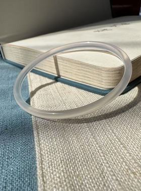 白色玛瑙叮当镯女生玉髓