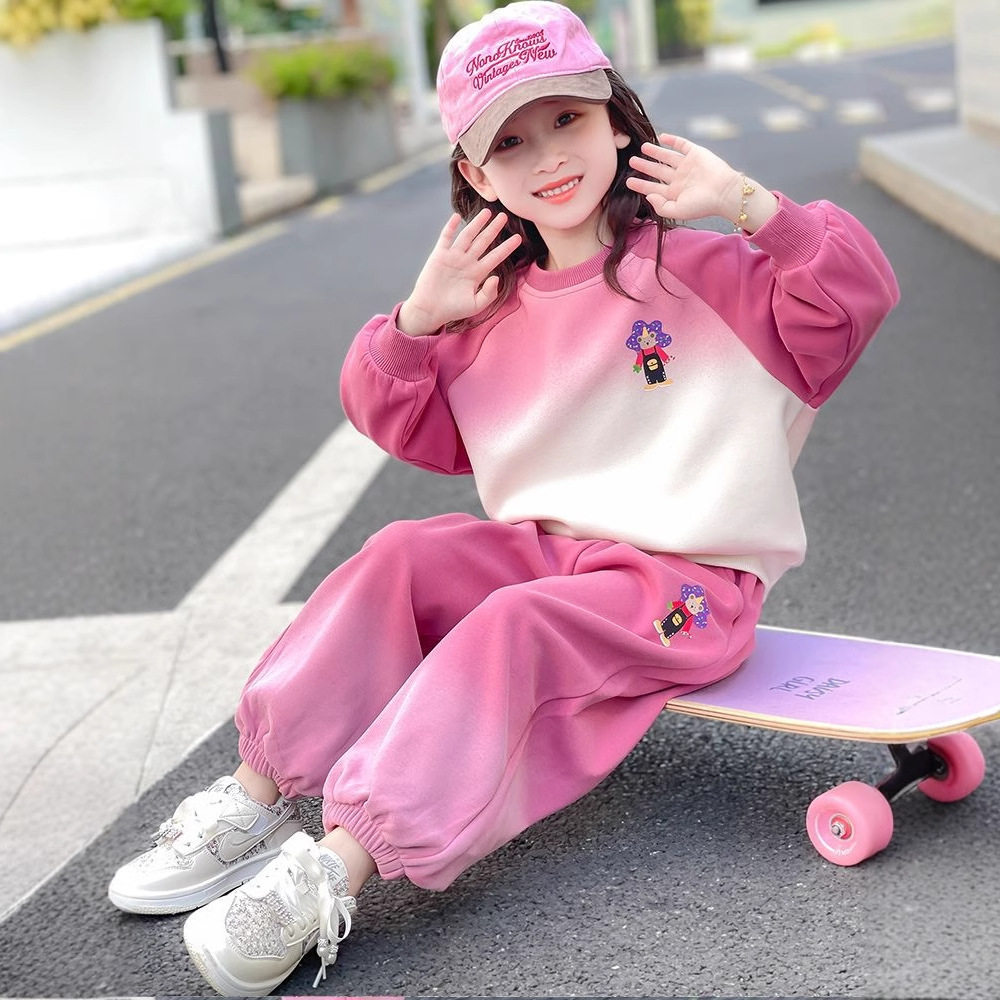韩版中小童网红渐变色休闲套装 女宝宝可爱卡通刺绣卫衣长裤套装
