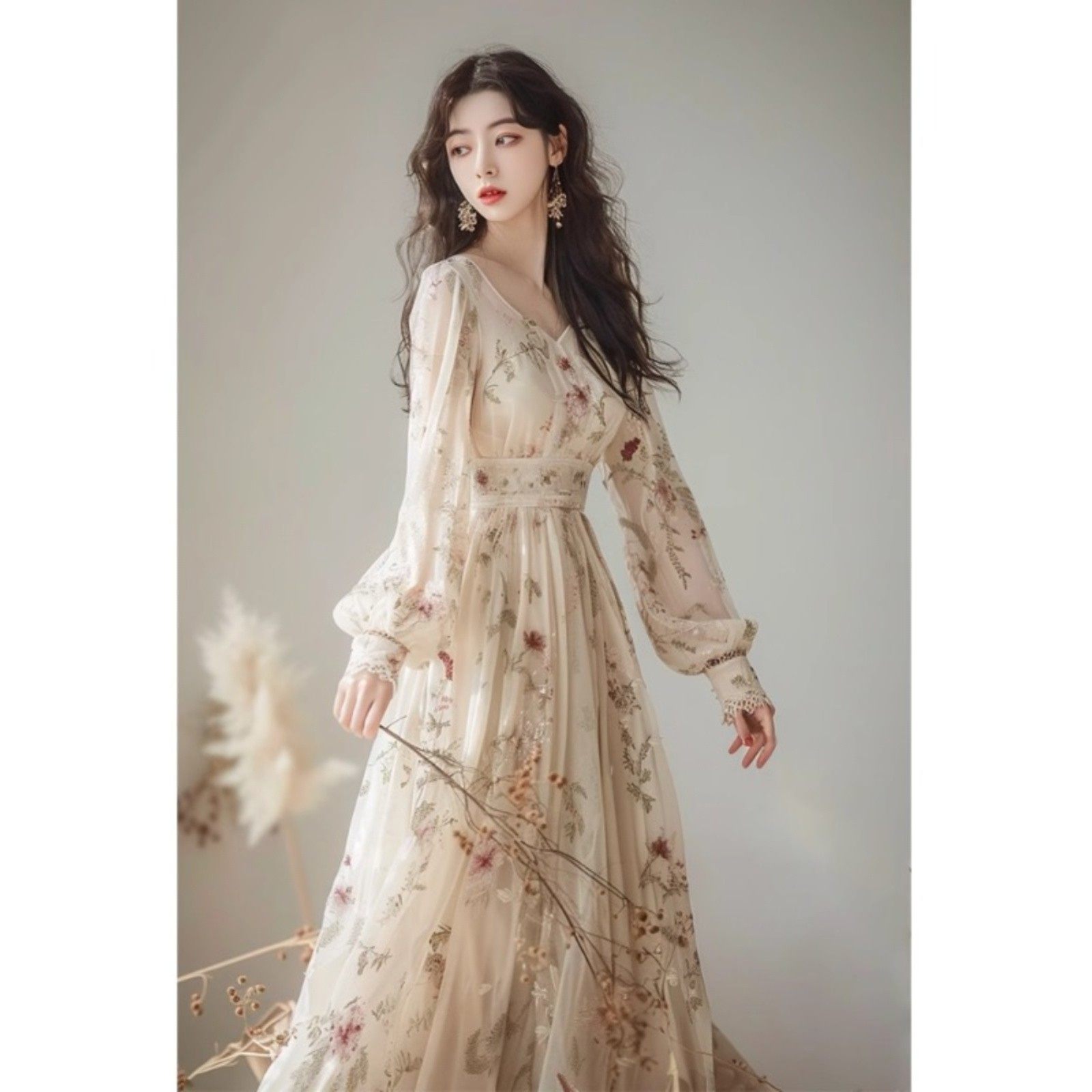 法式茶歇V领碎花连衣裙女春夏复古温柔风气质收腰显瘦超仙女长裙