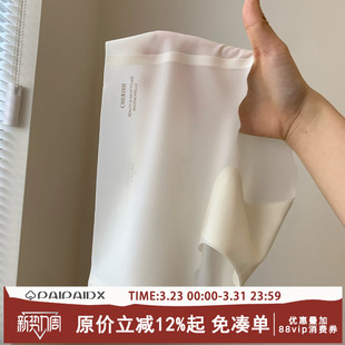 奶皮内裤女生夏季薄款冰丝无痕2026新款透气夏季薄款包臀三角裤头