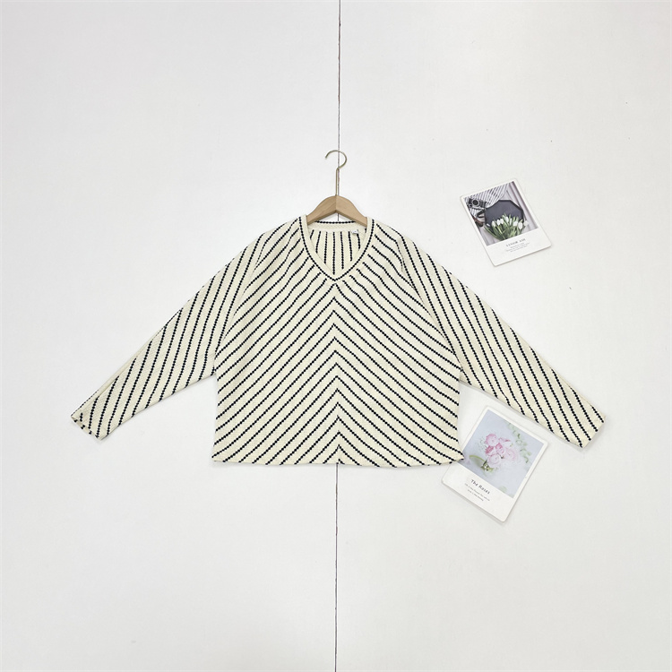 百搭斜纹~外单纯元25秋冬新款法式Ｖ领简约经典条纹蝙蝠袖上衣
