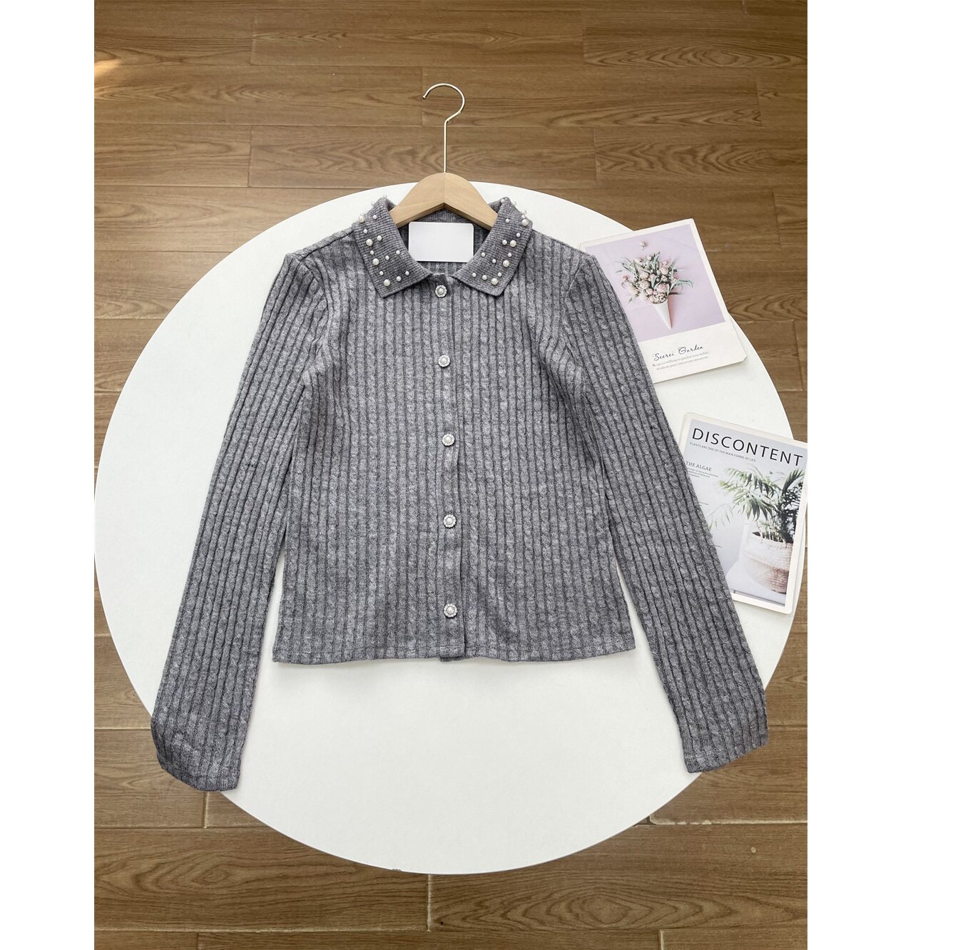 I2西班牙单Z+26春新款长袖珍珠翻领毛线衣直筒保暖打底经典小开衫