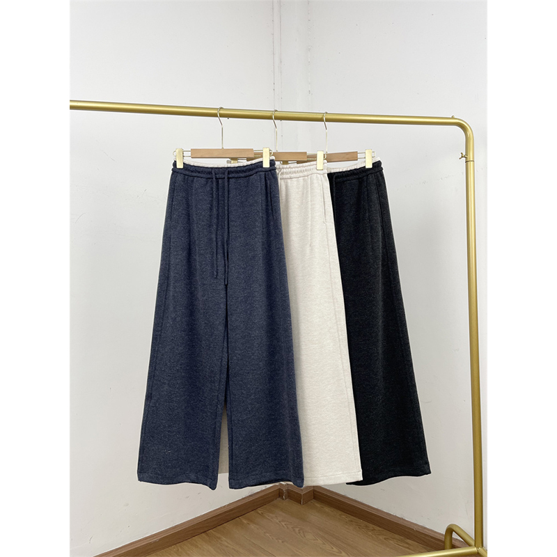 B1兔毛绒感椰奶绒绒国内单25秋冬新款女士松紧腰宽松显瘦阔腿裤