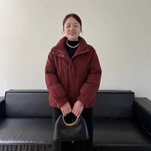 中老年羽绒服女2025新款冬装中年妈妈短款连帽加厚白鸭绒防寒外套