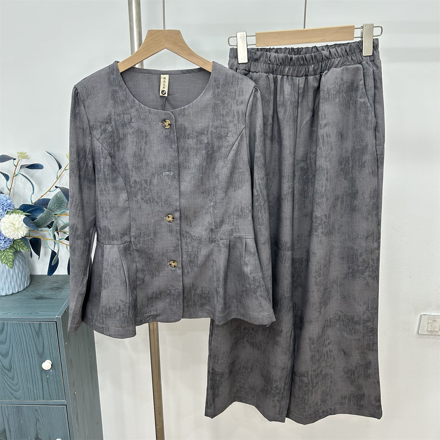 妈妈春季新款开衫套装新款时尚中老年女装春装大码上衣两件套