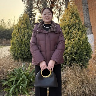 妈妈冬装羽绒服2025新款中老年人女装白鸭绒加厚保暖洋气上衣外套