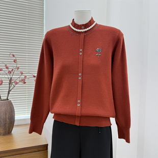 妈妈秋冬2026新半高领喜婆婆毛衣中老年女装红色上衣本命年针织衫