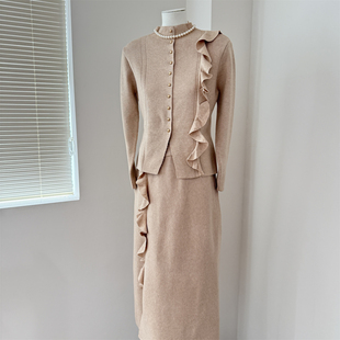 洋气妈妈秋装马甲连衣裙套装2025新款中老年女秋冬端庄大气两件套