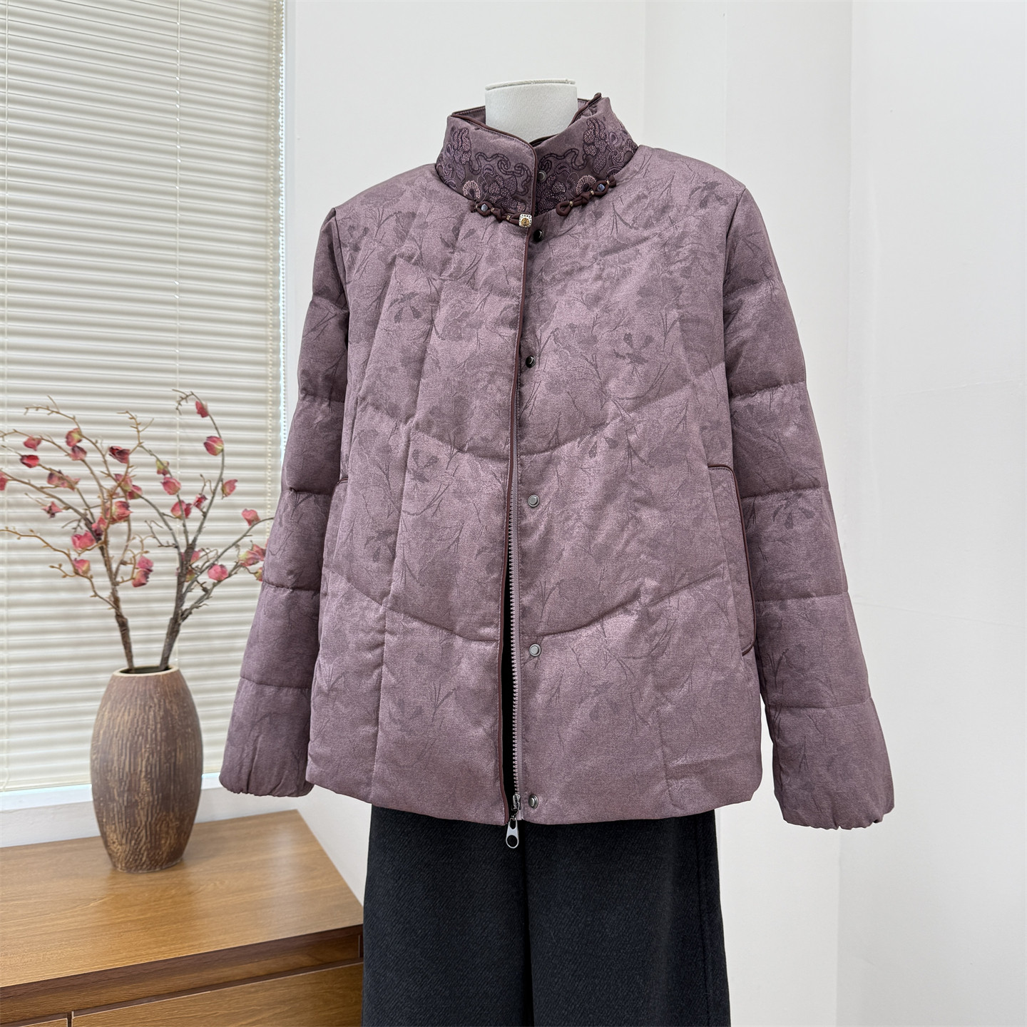 妈妈羽绒服女短款新中式宽松立领中老年人洋气冬装白鸭绒保暖外套,女装/女士精品,中老年女装,淘宝优惠券,粉丝福利购,淘宝优惠卷