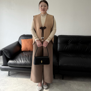 妈妈春装外套洋气马甲套装2025新款中老年女装春秋休闲上衣三件套